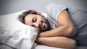 Η σχέση μεταξύ κακού ύπνου και αρθρώσεων